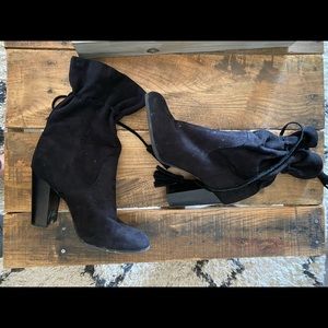 Black heeled boots